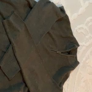 Graphite heather mens sweater Geoffrey Been size M goes w/everything